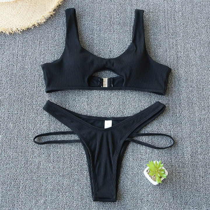Solid Colour Figure-Enhancing Two-Piece Swimsuit
