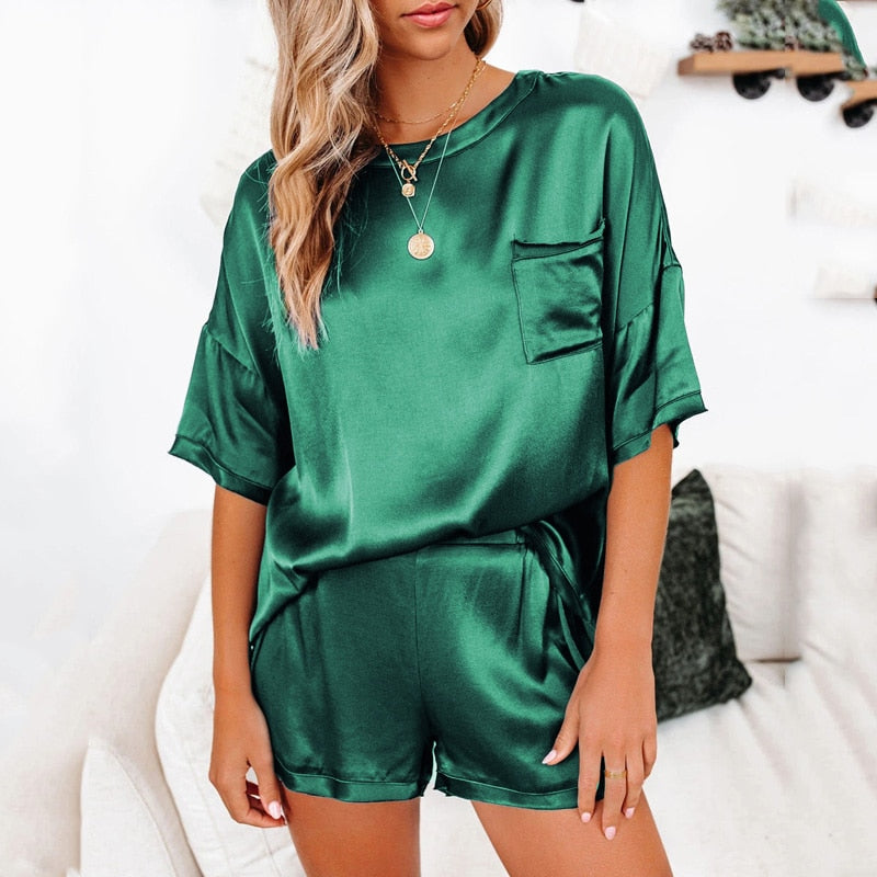 2-Piece Satin Relaxed Pyjama Set with Pocket