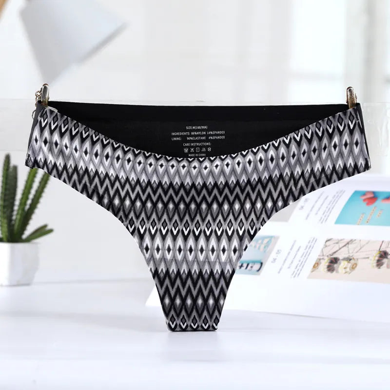 Seamless Low-Rise Patterned Smooth Briefs