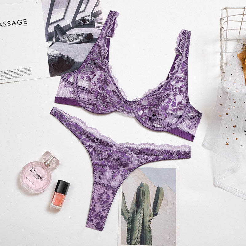 Floral Lace Figure-Enhancing Lingerie Set
