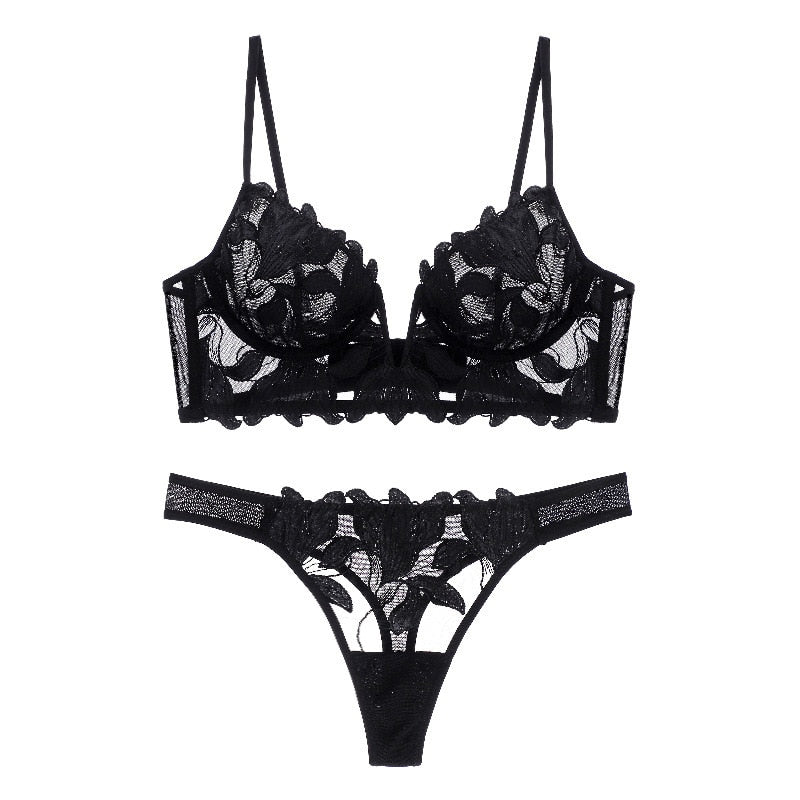 Embroidered Figure-Flattering Lingerie Set