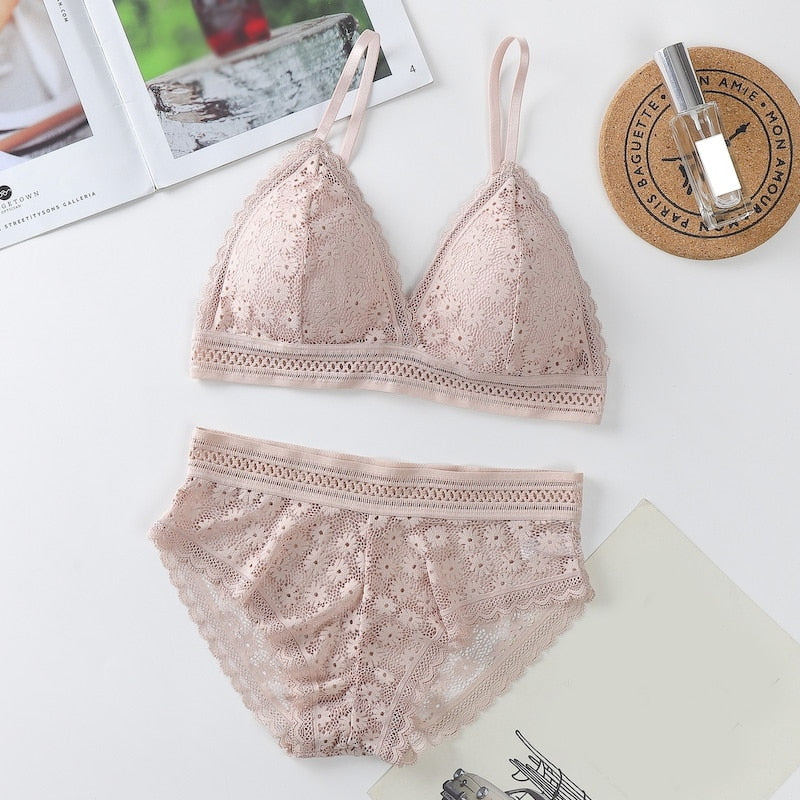 One-Size Floral Lace Bra and Panties Set
