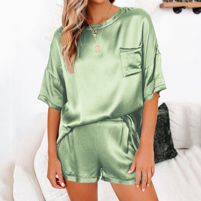 2-Piece Satin Relaxed Pyjama Set with Pocket
