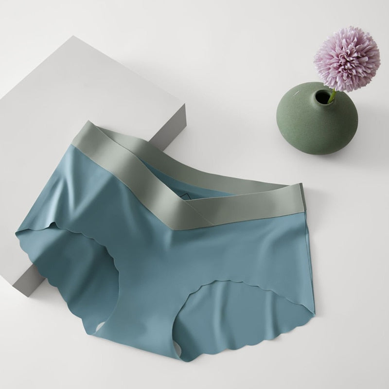 Seamless Comfort-Fit Briefs