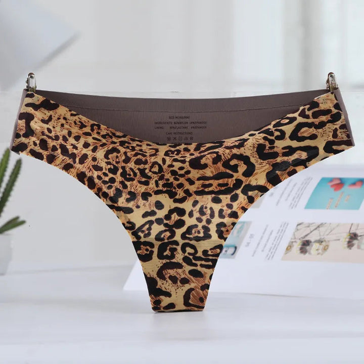 Seamless Low-Rise Patterned Smooth Briefs