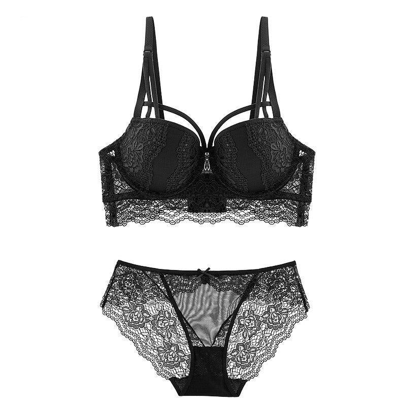 Lace Figure-Enhancing Lingerie Set