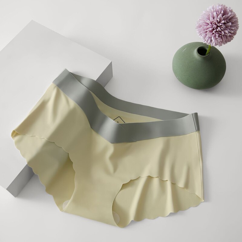 Seamless Comfort-Fit Briefs