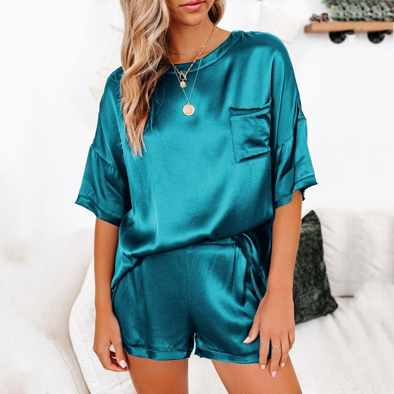 2-Piece Satin Relaxed Pyjama Set with Pocket
