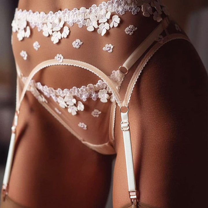 3-Piece Bra Garter Thong Evening Lingerie Set