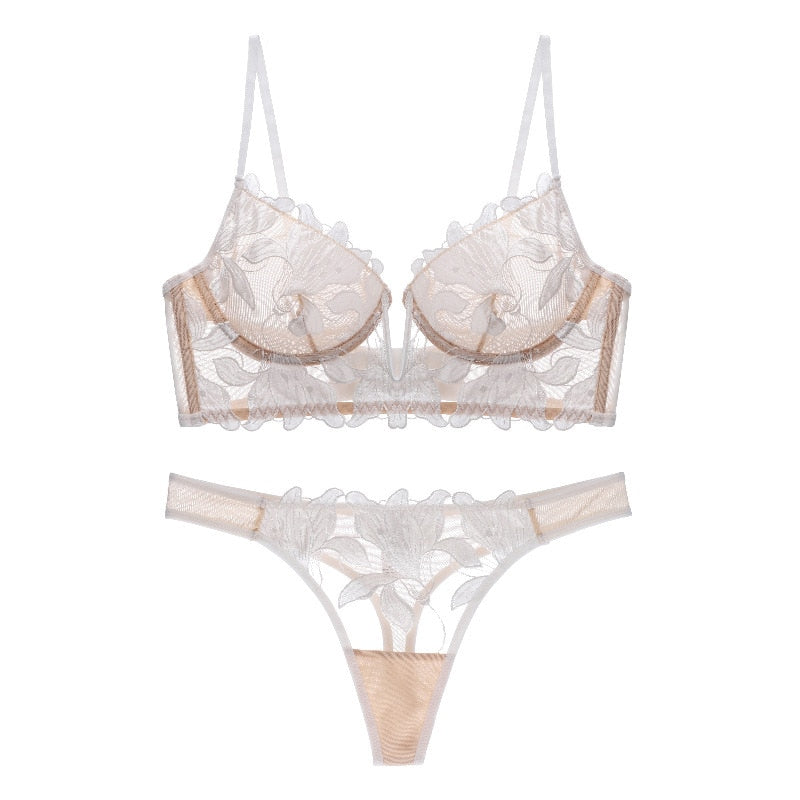 Embroidered Figure-Flattering Lingerie Set
