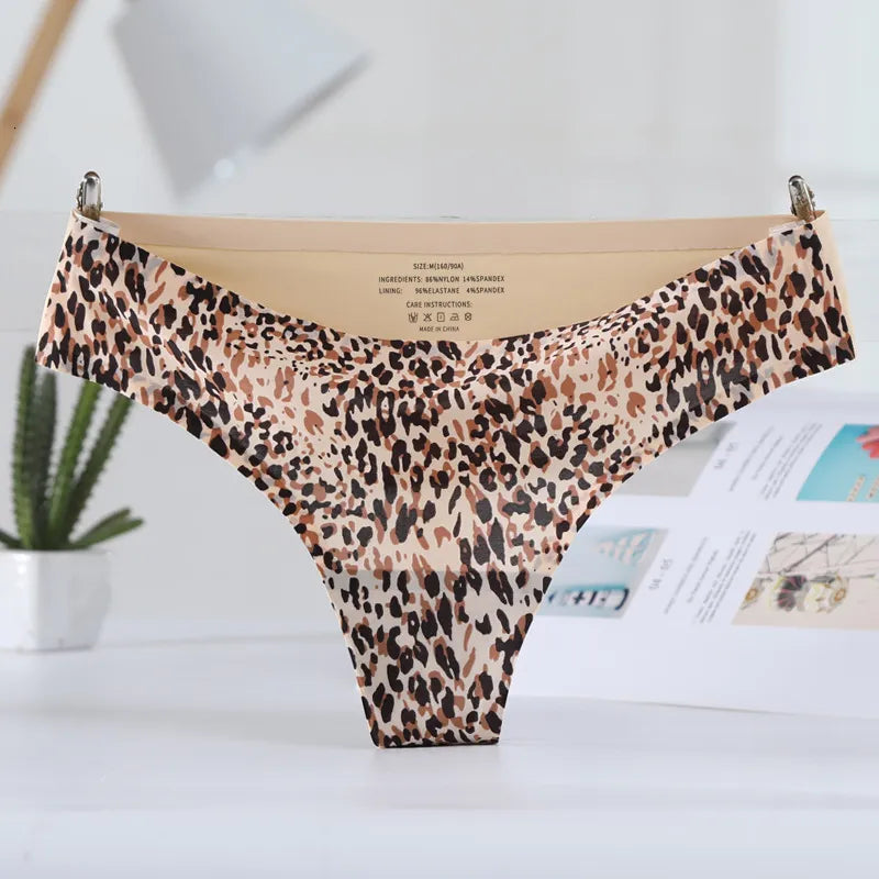 Seamless Low-Rise Patterned Smooth Briefs