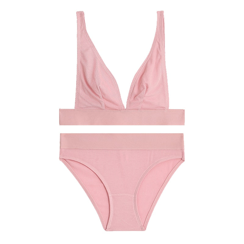 Figure-Enhancing Seamless Lingerie Set
