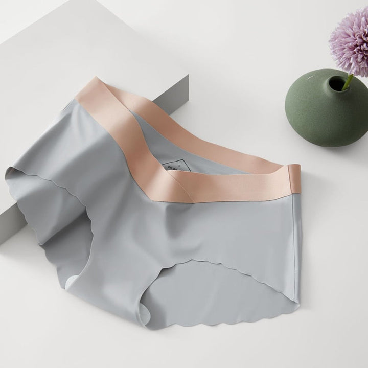 Seamless Comfort-Fit Briefs