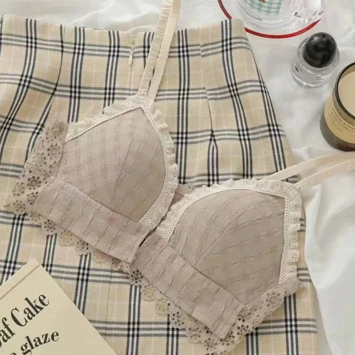 Front-Closure Lace Push-Up Bra