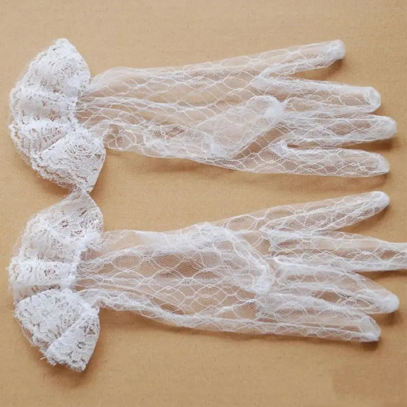One-Size Lace Ruffle Gloves