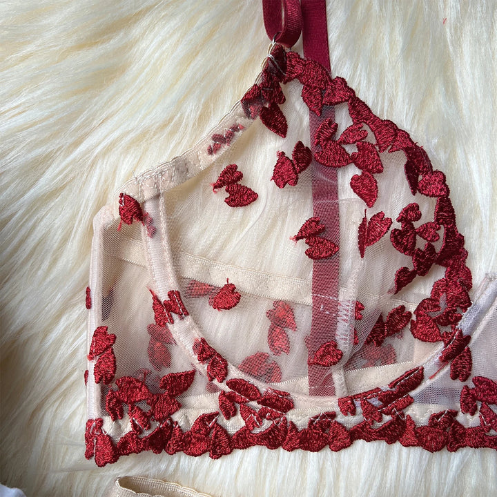 3-piece lingerie set with embroidered hearts