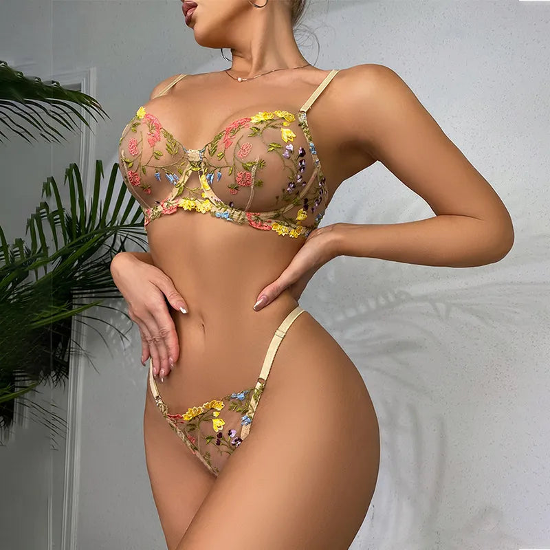 Lingerie set with colourful embroidered flowers