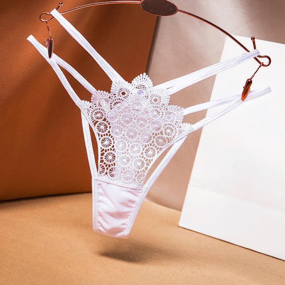 Lace Front Hip-Strap Decorative Thong
