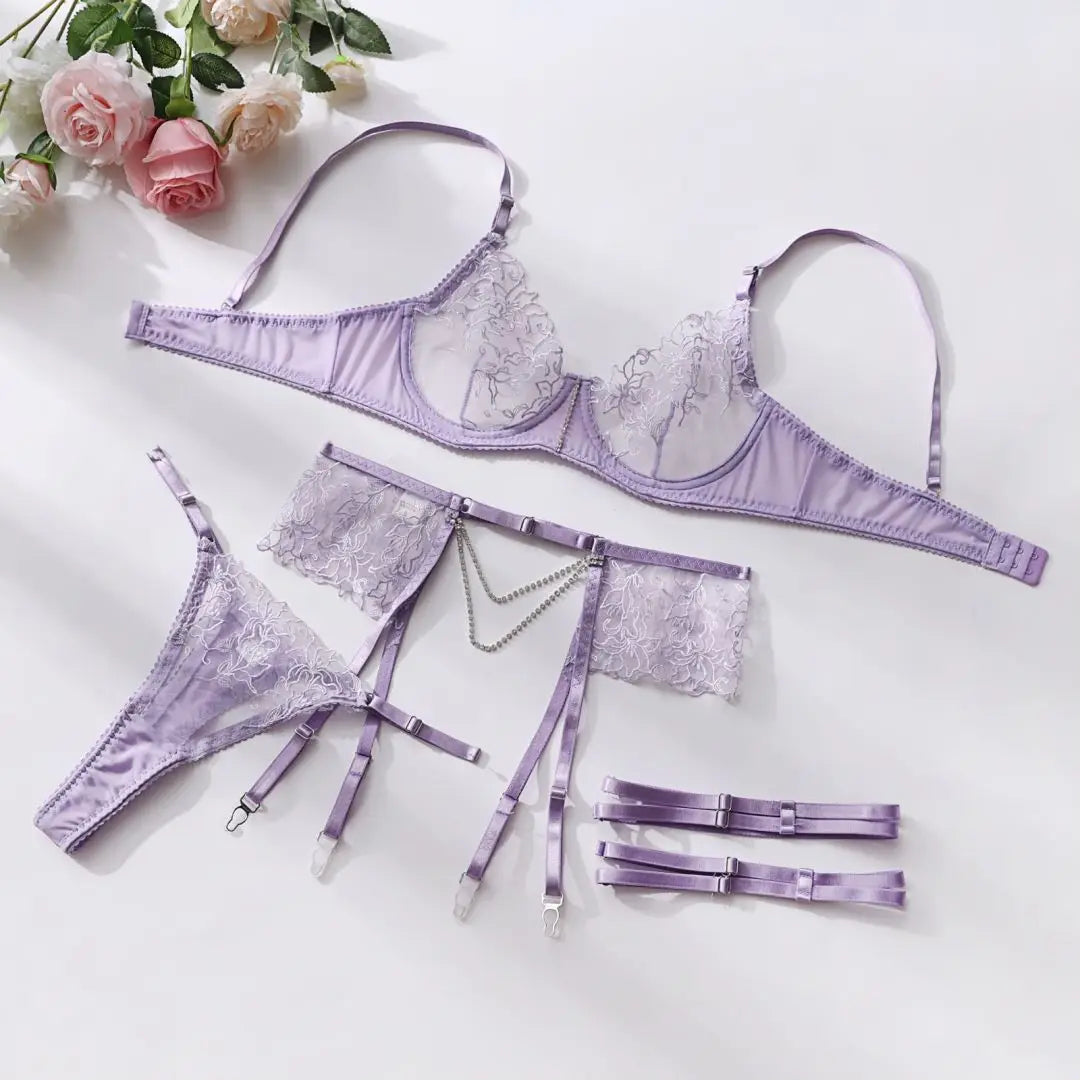 Lingerie set with a crystal chain