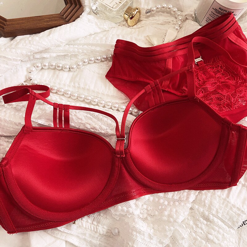 3-Colour Lingerie Set Decorative Neckline Straps Mesh