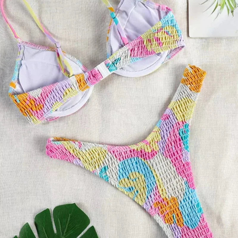 High-Cut Underwired Two-Piece Swimsuit Lined Cups