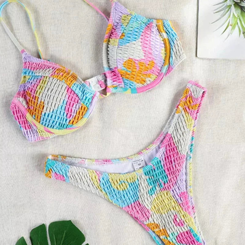 High-Cut Underwired Two-Piece Swimsuit Lined Cups