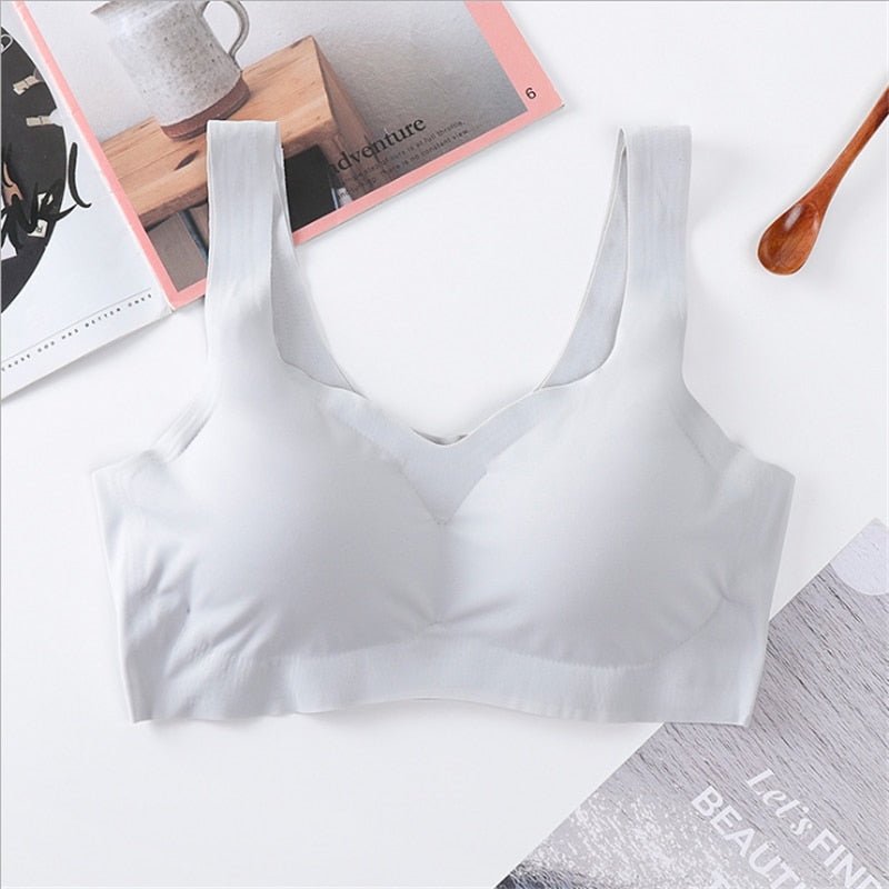 Seamless sports bra