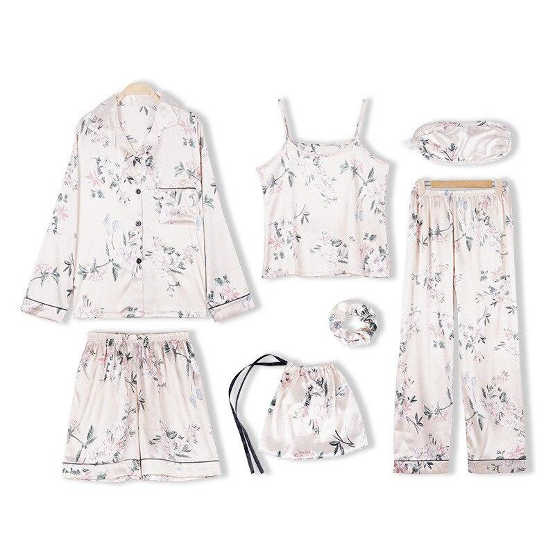 Set of pajamas