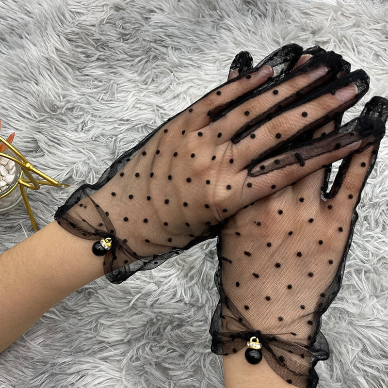 Lace gloves