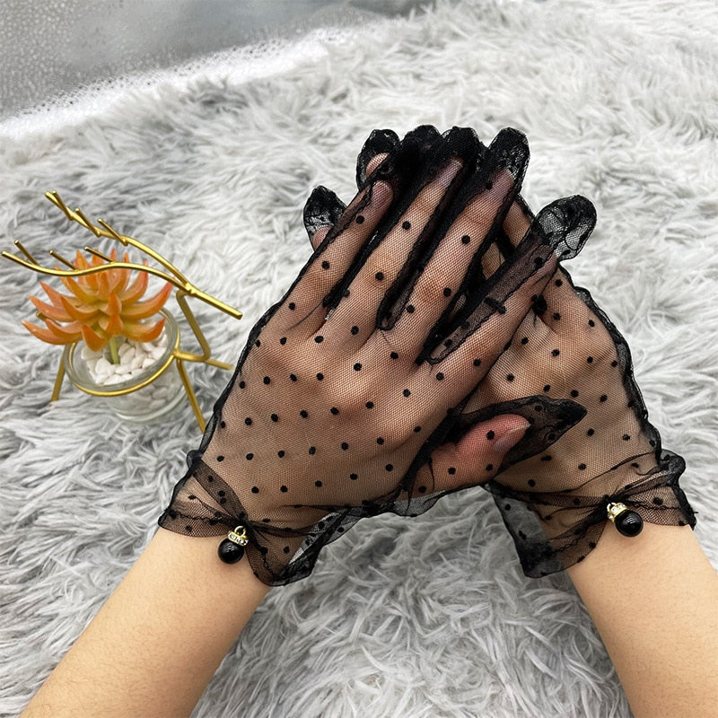 Lace gloves
