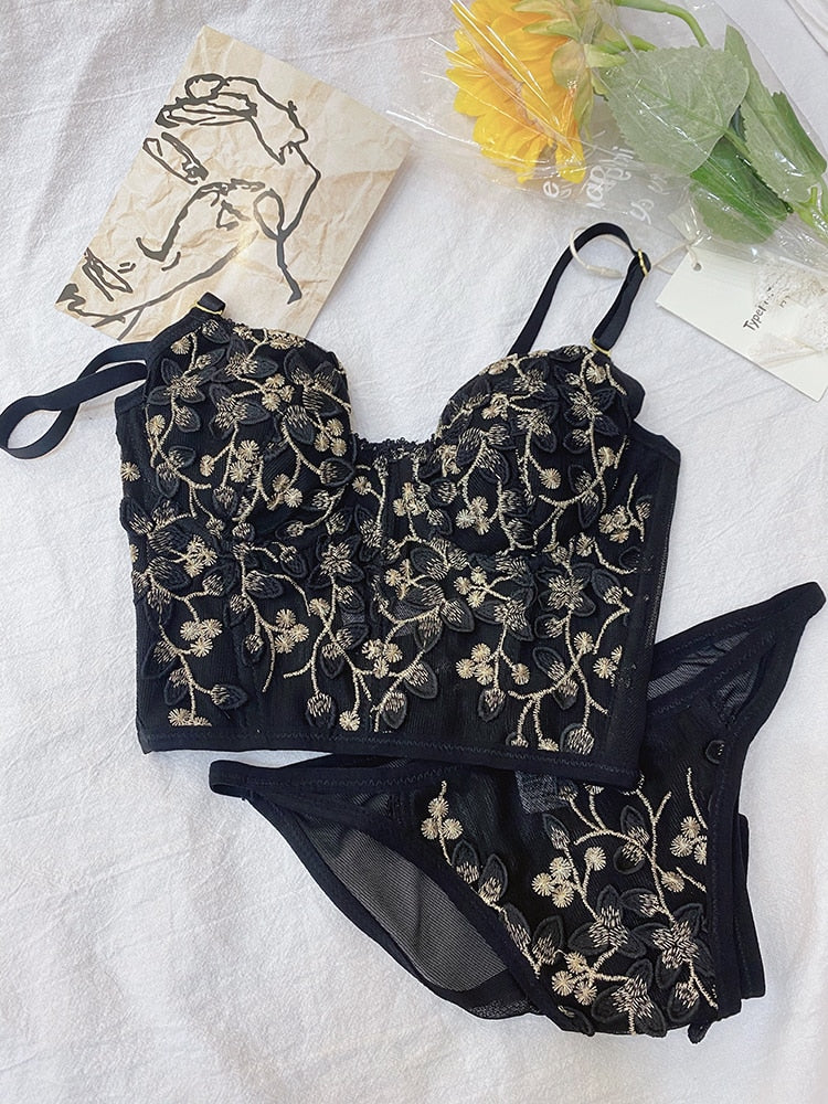 Set of underwear with embroidery