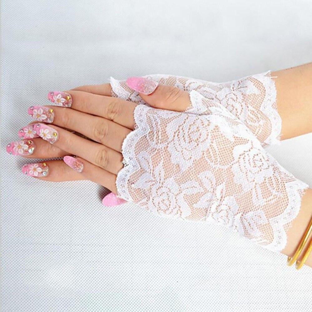 Fingerless lace gloves