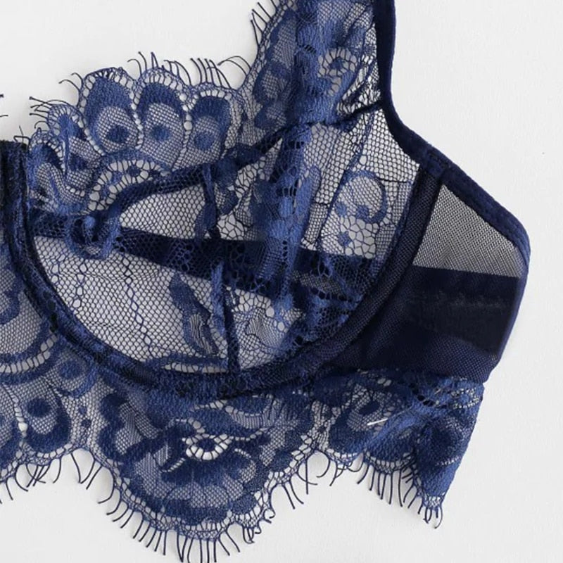 Lace lingerie set