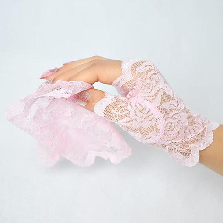 Fingerless lace gloves
