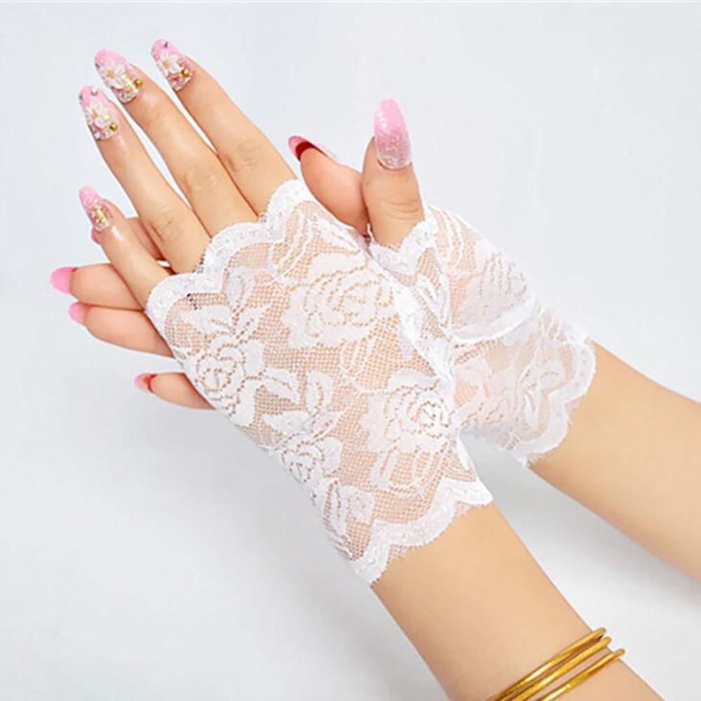 Fingerless lace gloves