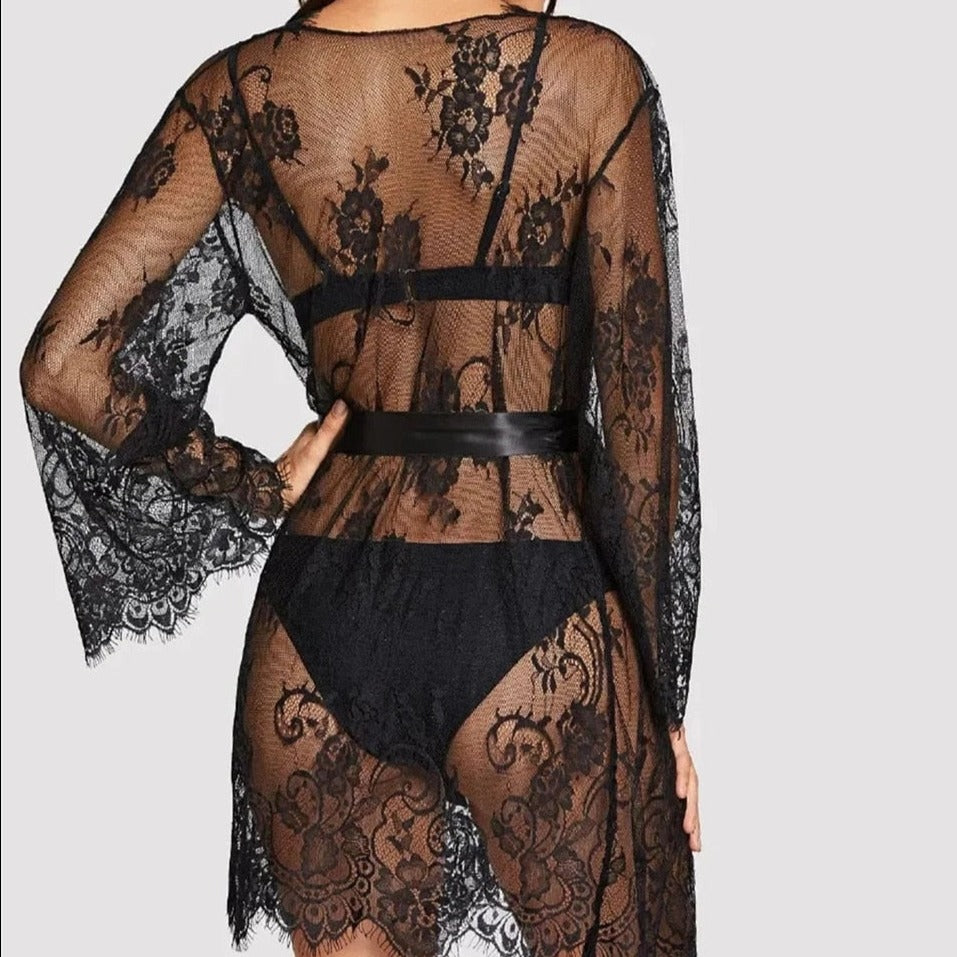 Short lace bathrobe