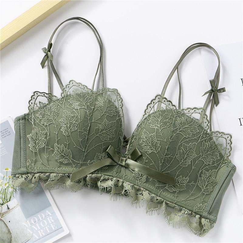 Lacy bra push-up