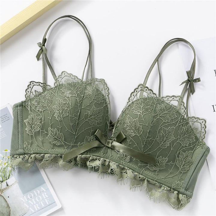Lacy bra push-up