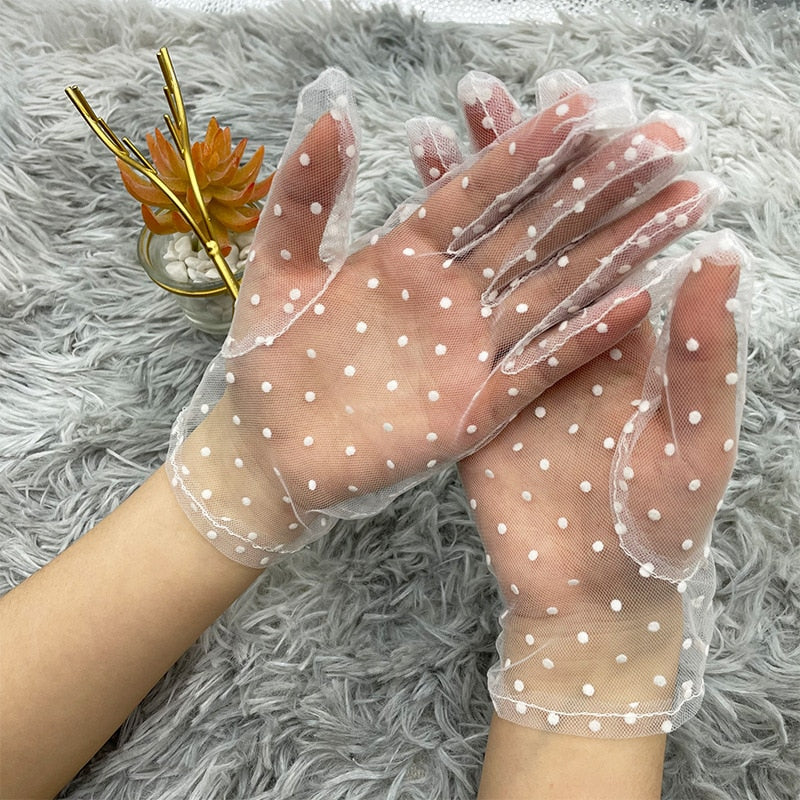 Lace gloves