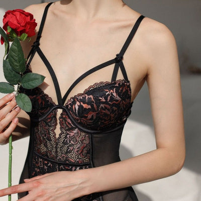 Mesh body with floral lace