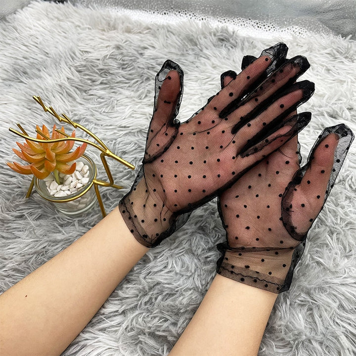Lace gloves