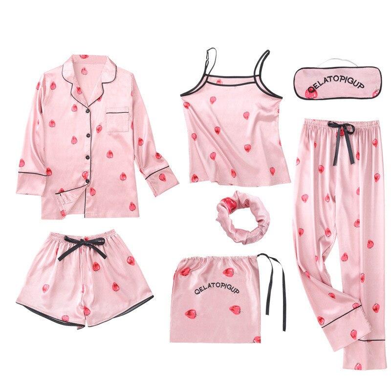 Set of pajamas