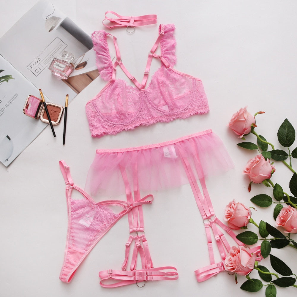3-piece lingerie set with frill and decorative stripes