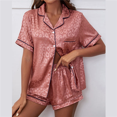 2-piece satin pajamas with a spotted pattern