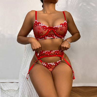 3-piece lingerie set with flowers