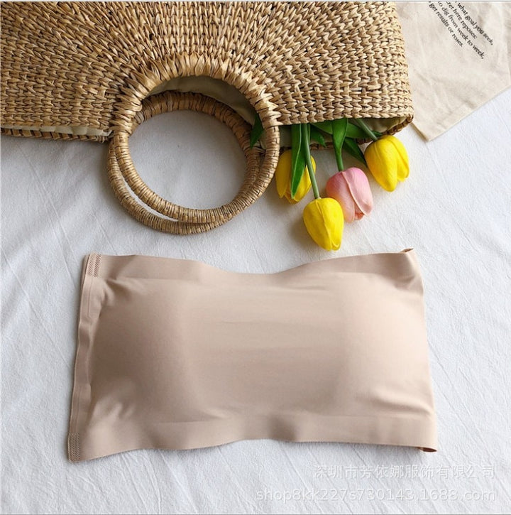 Seamless self-supporting bra