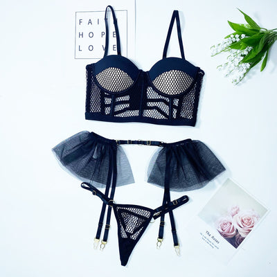 3-piece lingerie set with a frill