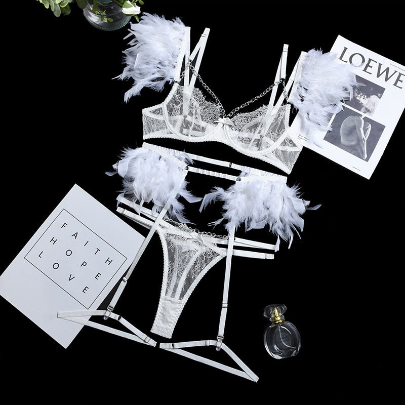 Sensual 3-piece lace lingerie set with decorative feathers